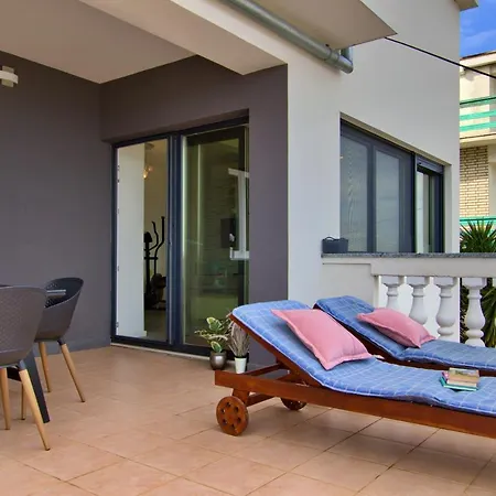 Apartment Summer Sky With Jacuzzi *